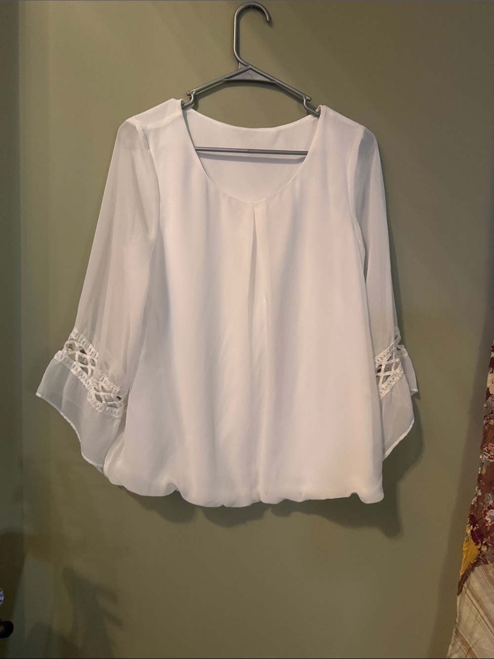 Women's White Chiffon Lace-Sleeve Blouse